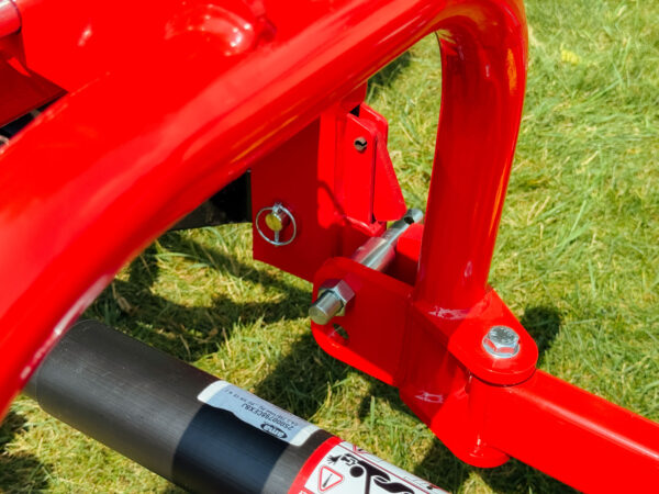 Lower Pin in Quick Hitch Lower Hook
