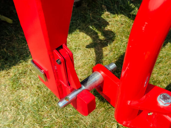 Lower Pin in Quick Hitch Lower Hook