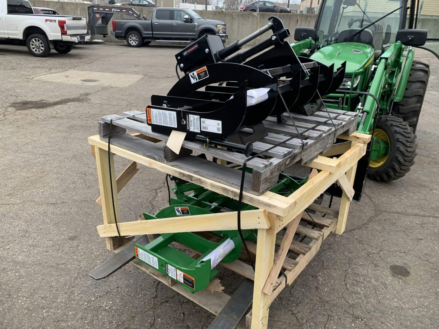 Mini Electric Grapple (ESCG48) for Tractors by Worksaver