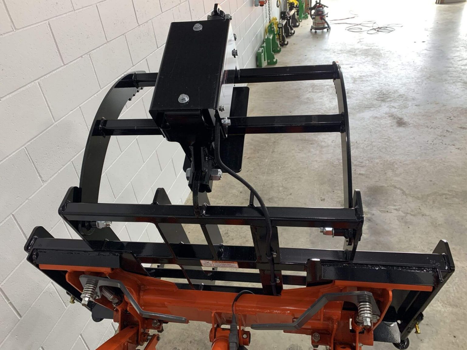 Mini Electric Grapple (ESCG48) for Tractors by Worksaver