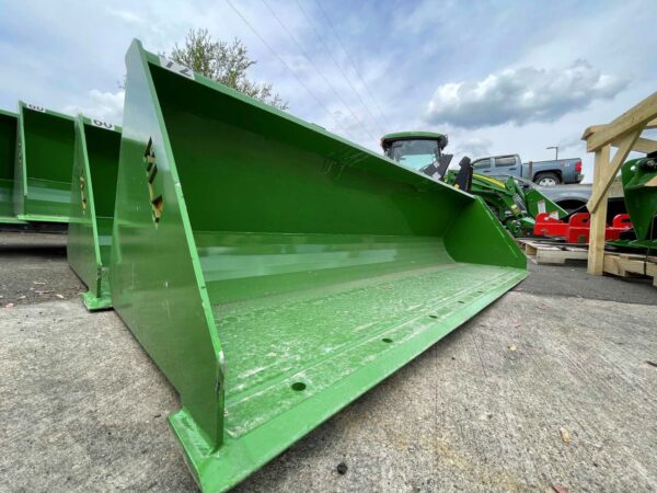 Heavy Duty Bucket for Tractors<span>HLA Compact Utility Bucket</span> - Image 3