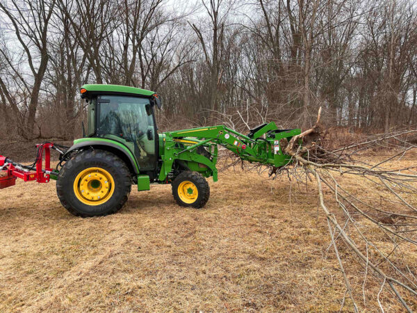 Worksaver ETG-26 Dual Clamp Grapple on John Deere 4066R