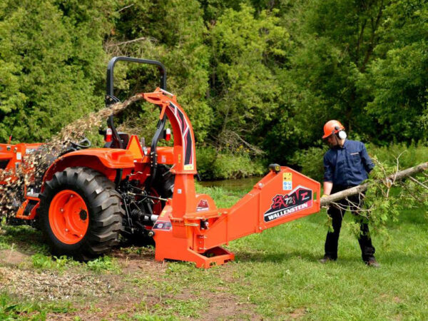 Wallenstein Wood Chipper BX72S In Field