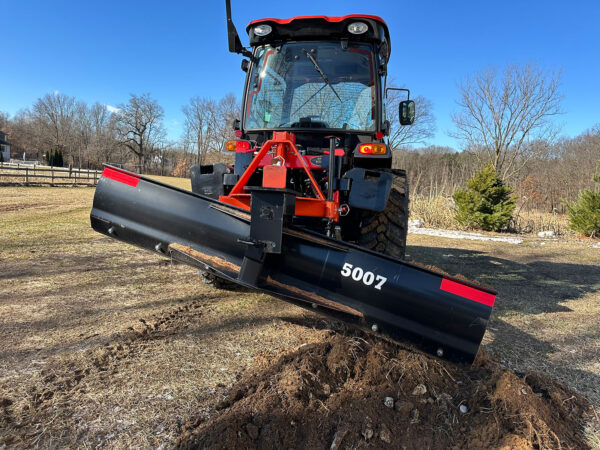 Rear Blade Angled to Dig Small Ditch 03