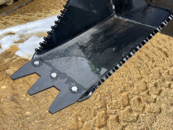 Replaceable Cutting Edge for Stump Bucket