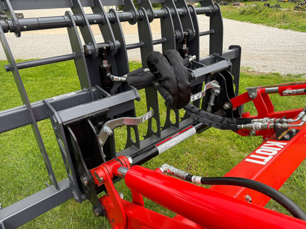 Rear of SSQA Big Mouth 327 Grapple