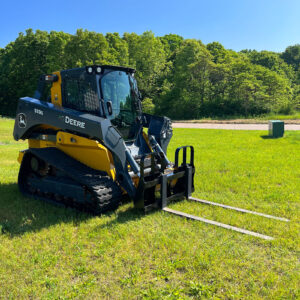 John Deere 333G SkidSteer w Forks