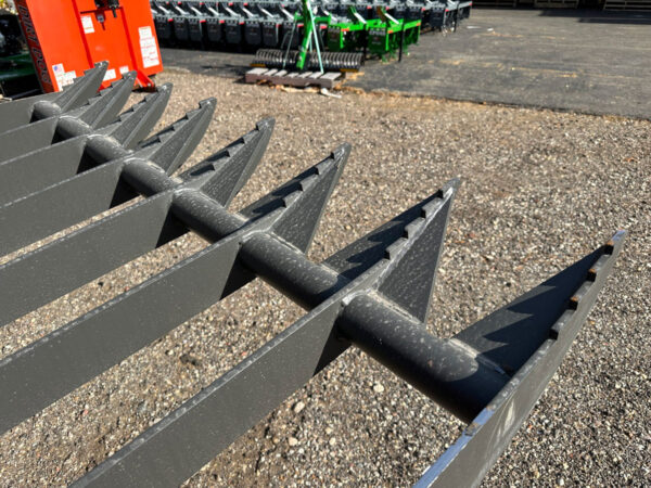 Lower Tines on IronCraft Root Grapple