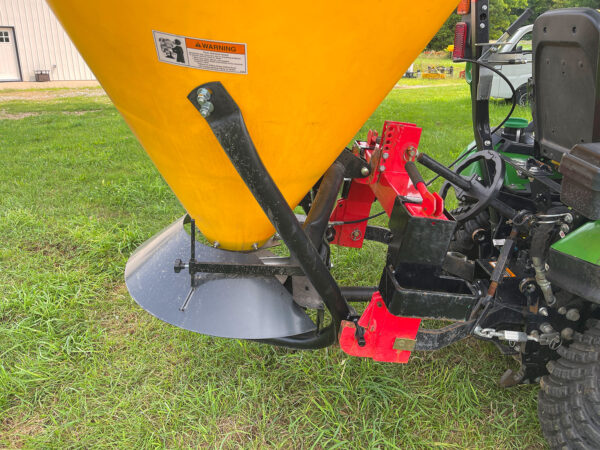 BEFCO Poly-Hop Spreader Deflector and Quick Hitch Compatibility