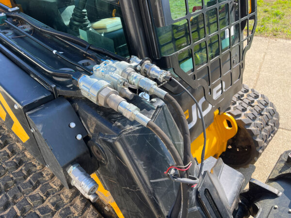 IronCraft 6-Way X-Treme Dozer Blade Hydraulic and Electric Connection