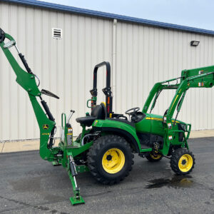 2017 John Deere 2038R TLB