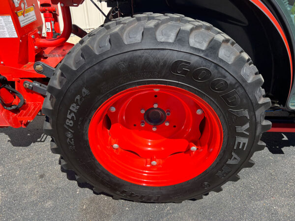 Front R4 Tire