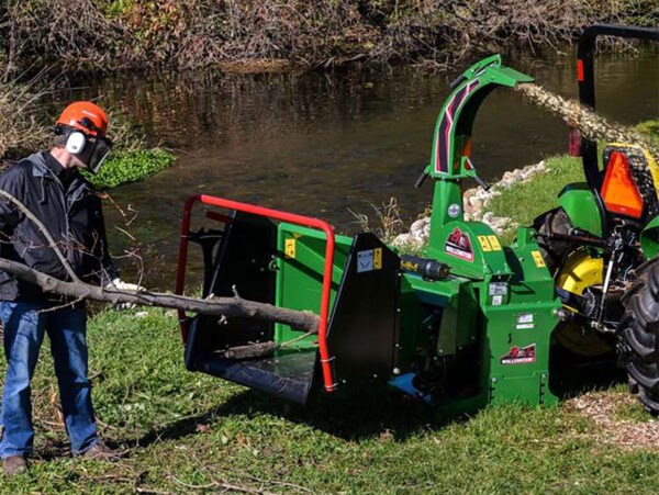 Chipping with Wallenstein Hydraulic Feed PTO Wood Chipper BX52R