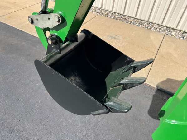 370B Backhoe Bucket