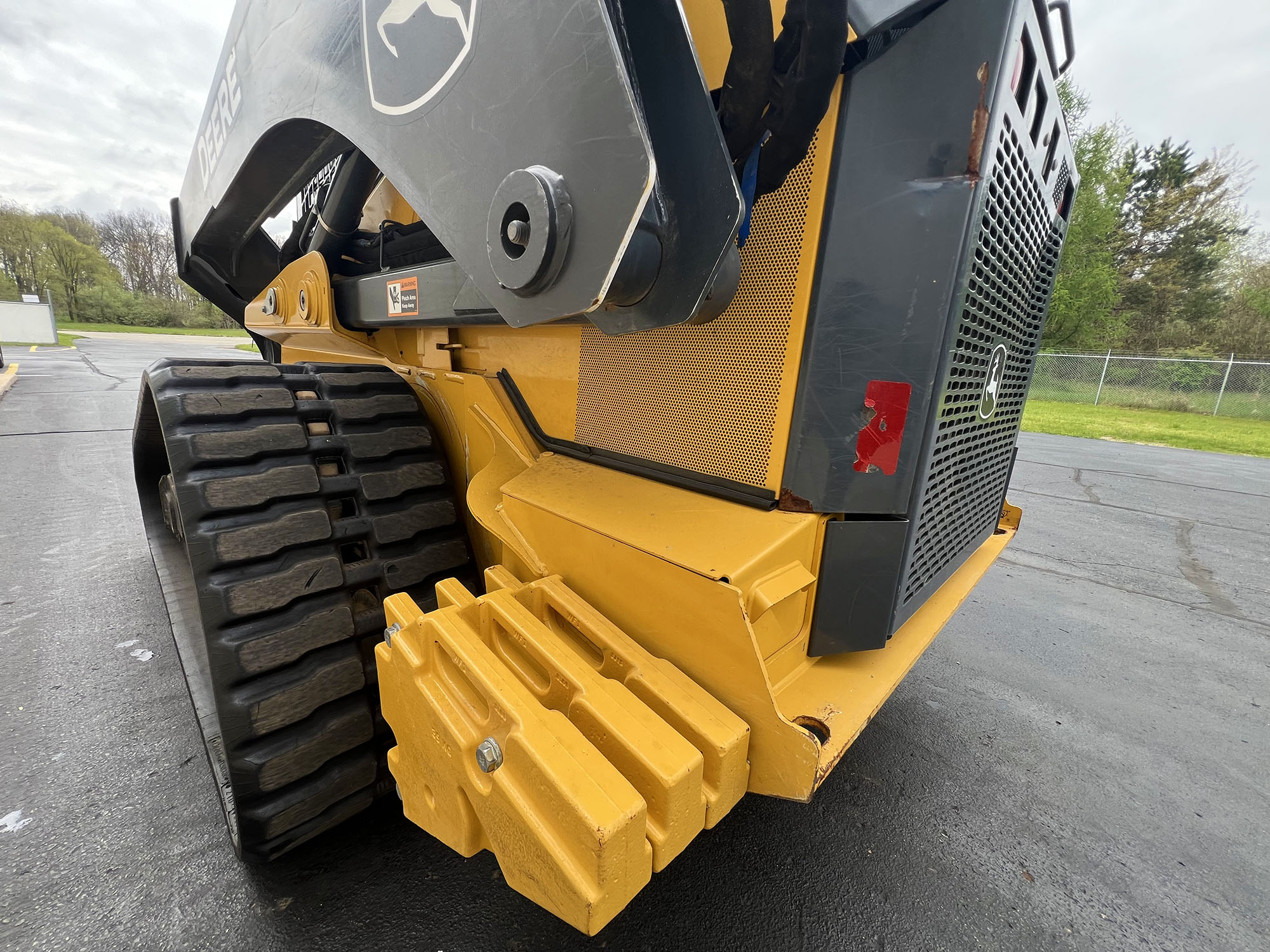 Rear left corner with counter weights