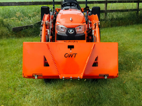 Front View of GWT Mini Wrecker (Stump Bucket)