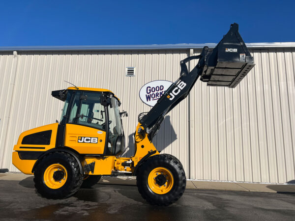 JCB 407 Wheel Loader with Loader Up