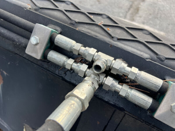 Hydraulic Hose Connection
