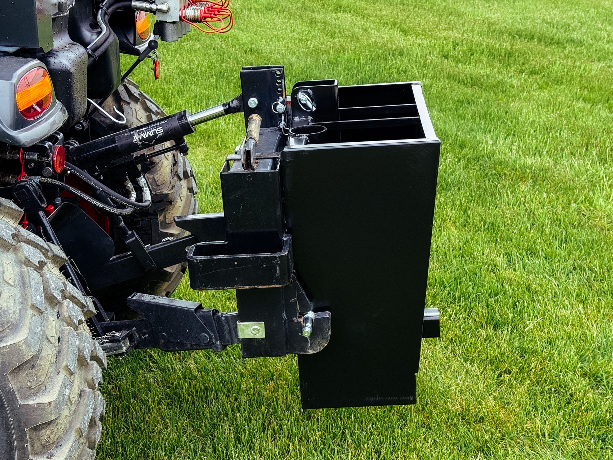 3-point ballast box side view on tractor